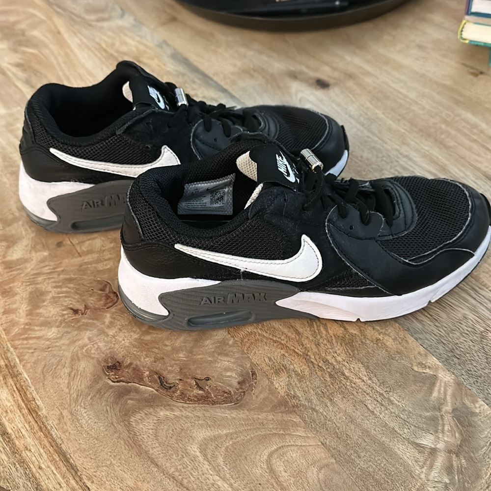 Boy Black Nike Air Max size 3.5 - Picture 4 of 7